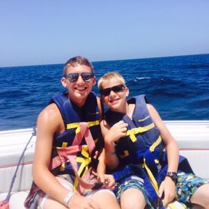 Meet your Posher, Hunter